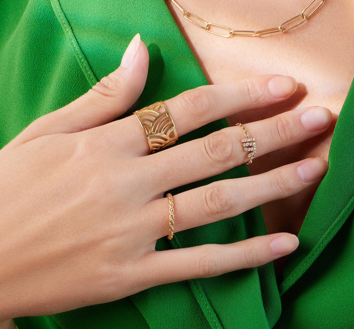 Engagement Band in 18k Yellow gold