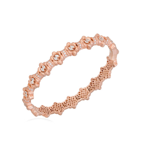 Diamond Oval Link Bangle in 18k Gold